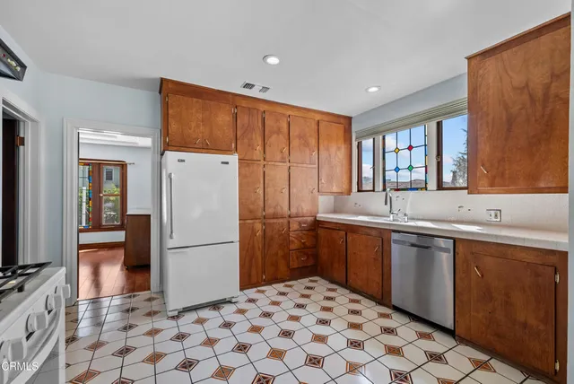 $1,200,000 | 1513 East Garfield Avenue, Glendale, CA 91205