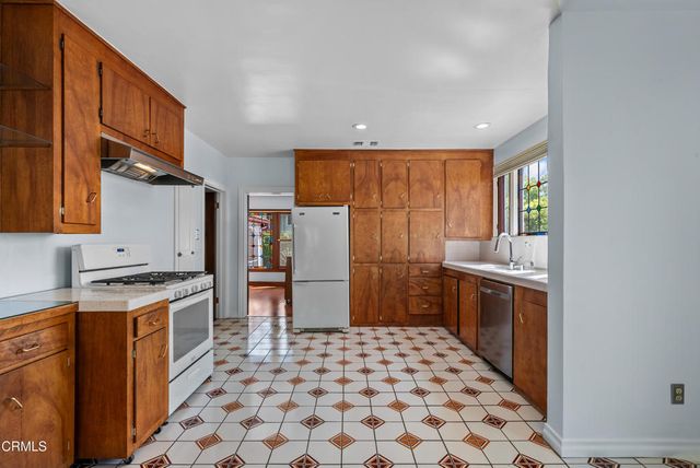 $1,200,000 | 1513 East Garfield Avenue, Glendale, CA 91205