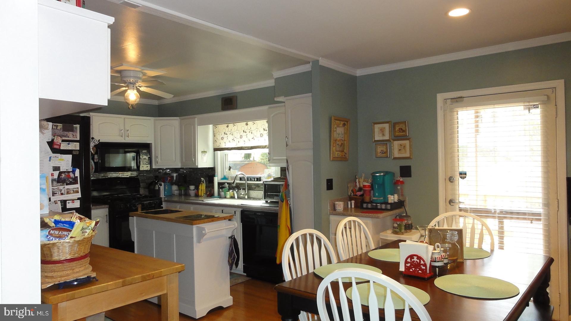 430 Highmeadow Road Reisterstown, MD 21136 - Photo 12 of 36 Breakfast Room w/Door to covered Porch