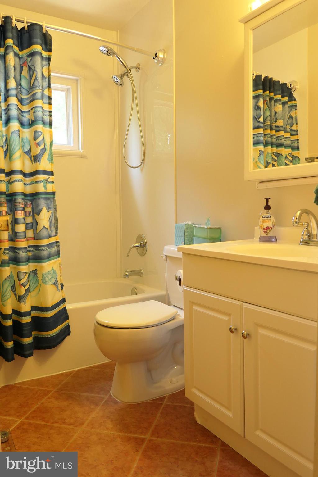 430 Highmeadow Road Reisterstown, MD 21136 - Photo 24 of 36 Hallway Full Bath with New Tub/Shower