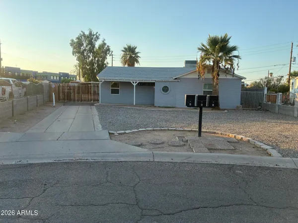 $2,300 | 2336 West Orange Drive, Phoenix, AZ 85015