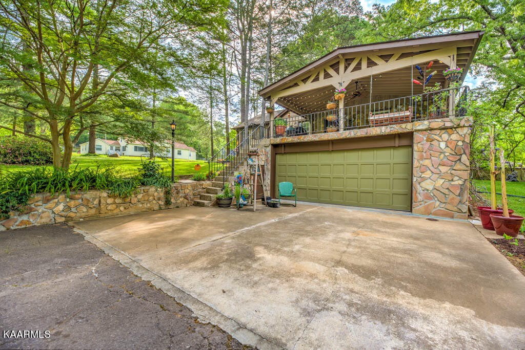 121 Stone Road Knoxville, TN 37920 - Photo 2 of 52 Gallery Image 2