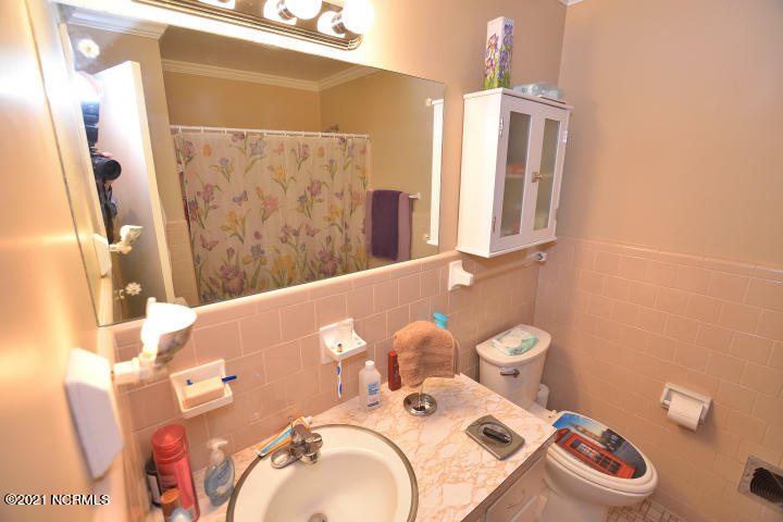 3009 Amherst Road Rocky Mount, NC 27804 - Photo 9 of 20 Hall bath