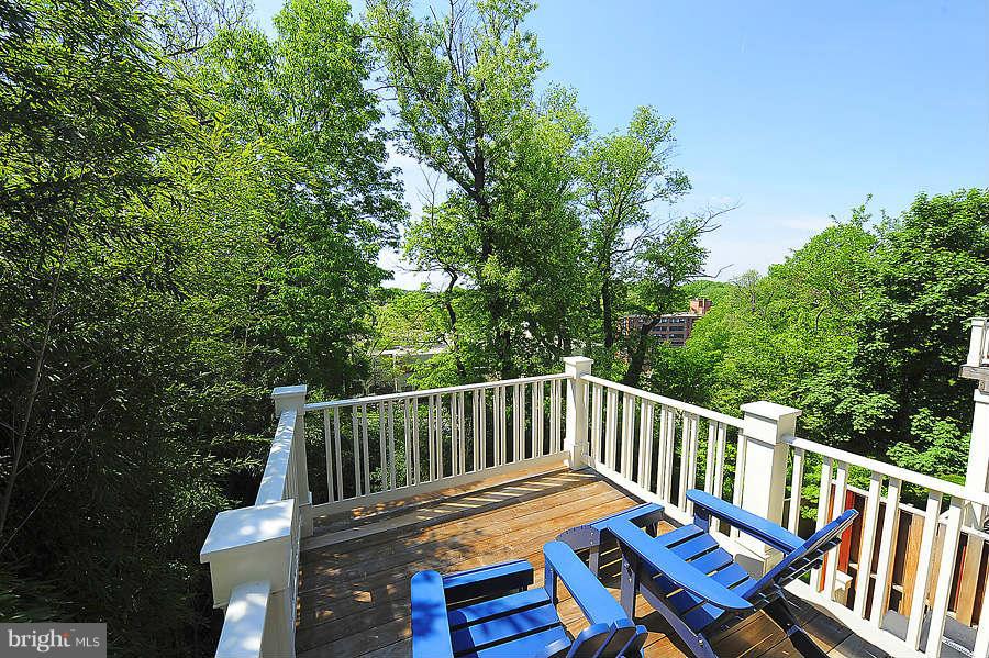 3810 Fulton Street Northwest Washington, DC 20007 - Photo 3 of 19 Upper Deck