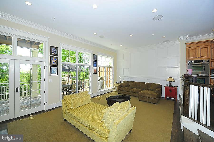3810 Fulton Street Northwest Washington, DC 20007 - Photo 8 of 19 Family Room