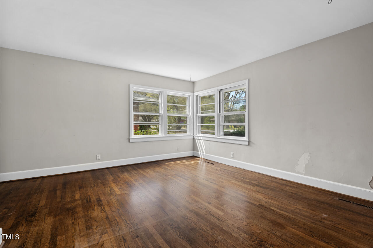 809 Leon Street Durham, NC 27704 - Photo 6 of 28 06