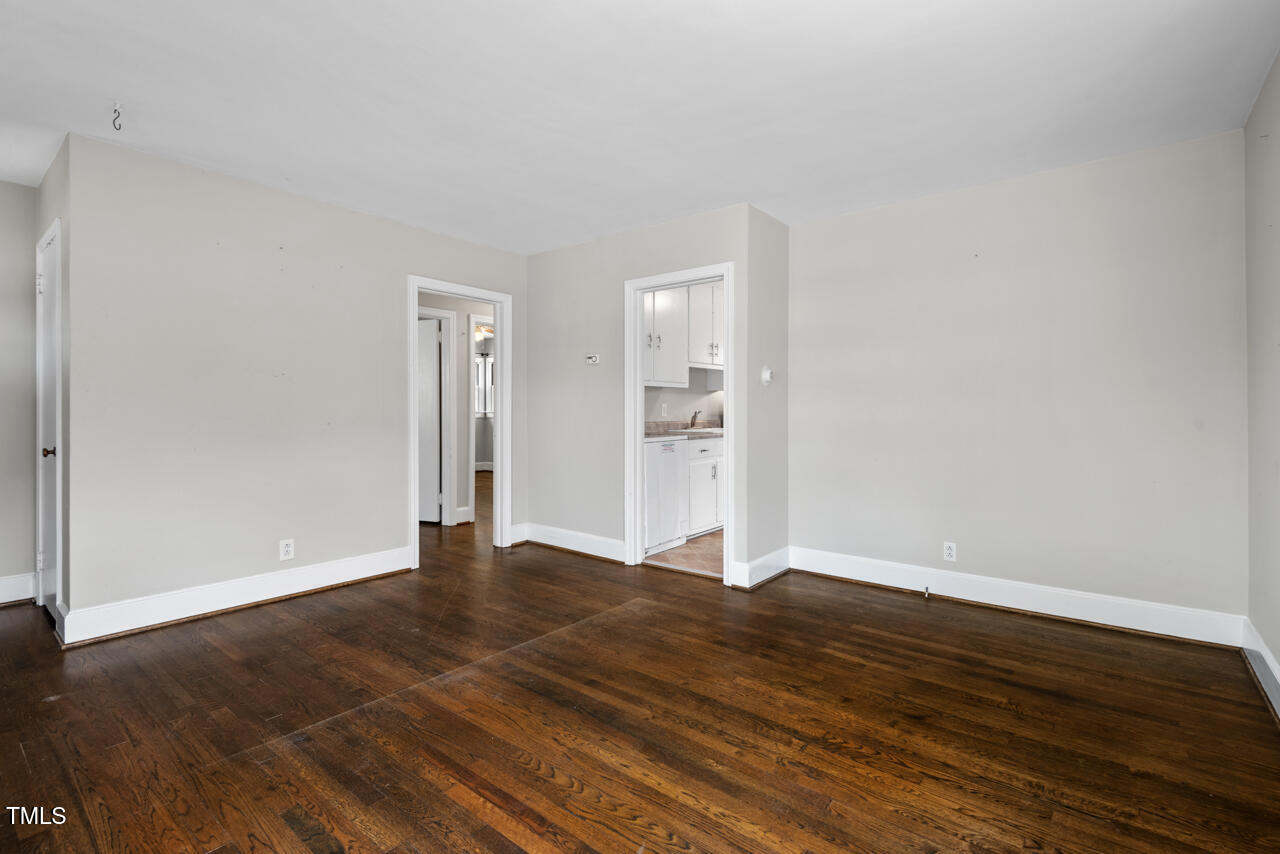 809 Leon Street Durham, NC 27704 - Photo 7 of 28 07