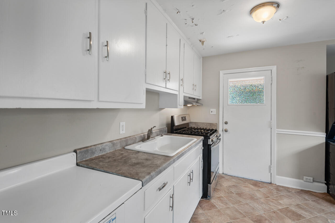 809 Leon Street Durham, NC 27704 - Photo 8 of 28 08