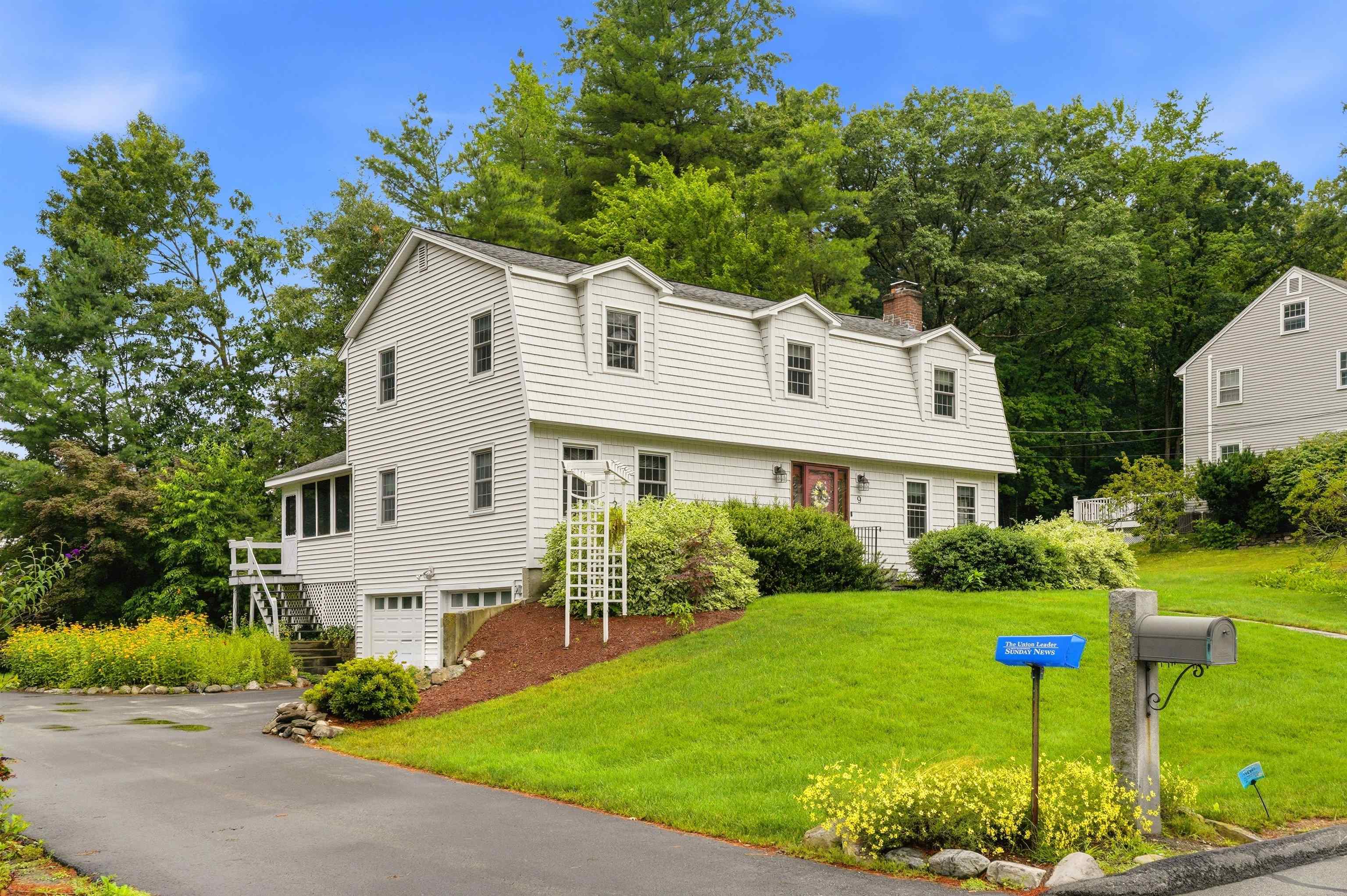9 Whitman Road Nashua, NH 03062 - Photo 1 of 39
