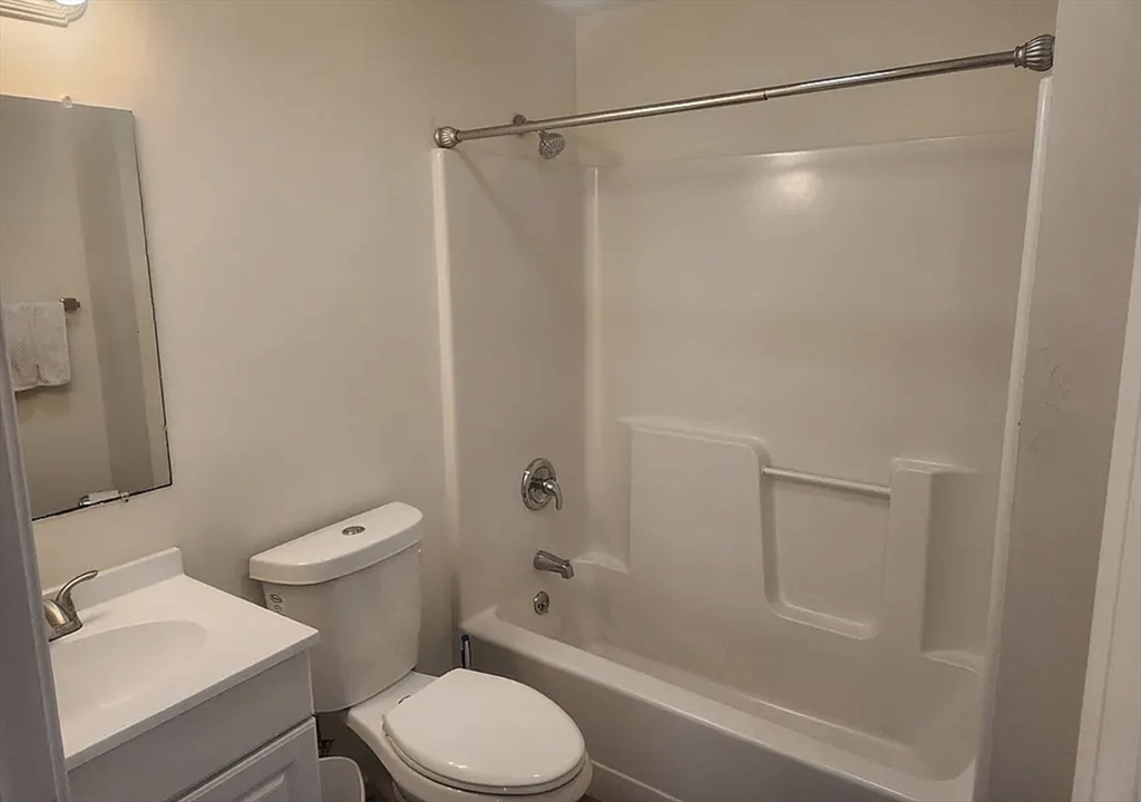20 Abbey Road, Unit 202 Leominster, MA 01453 - Photo 3 of 9