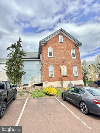 $1,600 | 377 West Ridge Pike, Royersford, PA 19468