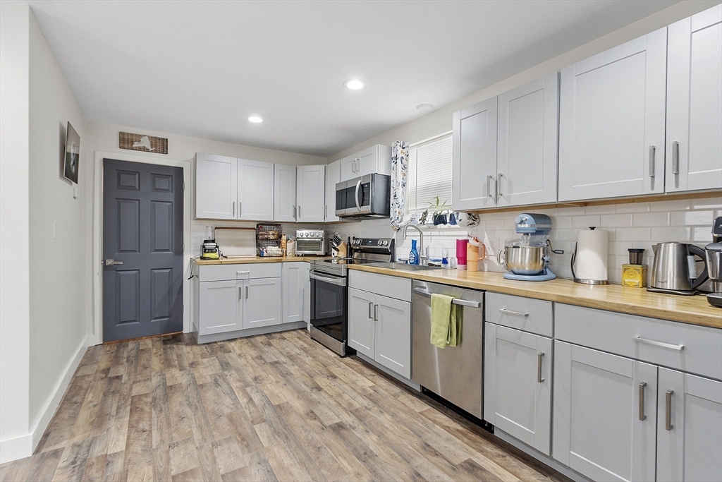 261 Main Street Gardner, MA 01440 - Photo 3 of 35