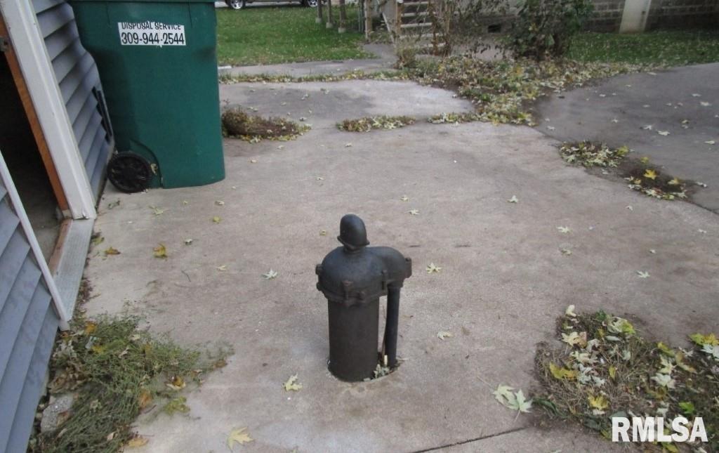 3220 North Shore Drive Moline, IL 61265 - Photo 5 of 10