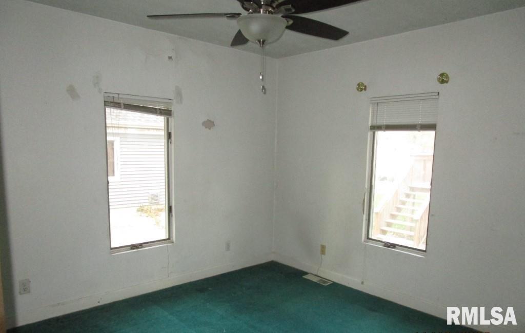 3220 North Shore Drive Moline, IL 61265 - Photo 8 of 10