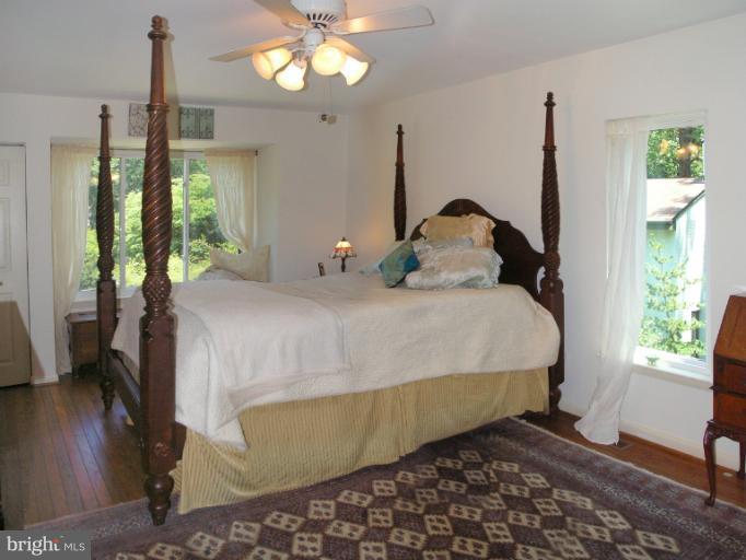 2061 Golf Course Drive Reston, VA 20191 - Photo 26 of 30 Bedroom (Master)