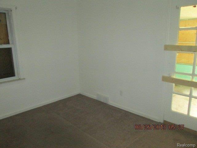13955 Rutland Street Detroit, MI 48227 - Photo 7 of 14 Rutland bed 2.JPG