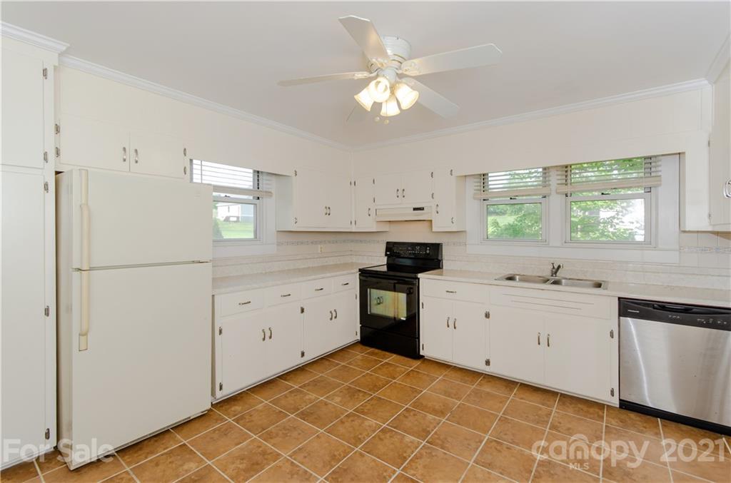 800 Macedonia Road Alexander, NC 28701 - Photo 10 of 36 Gallery Image 10