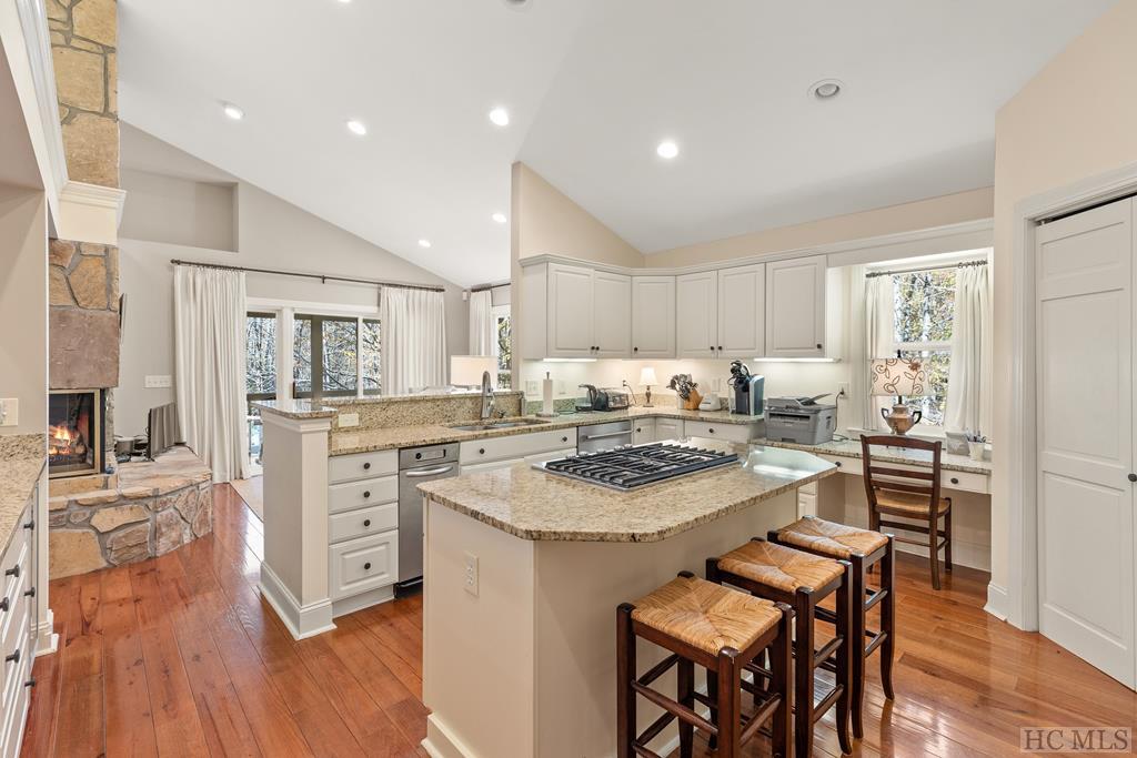 1471 Falcon Ridge Highlands, NC 28741 - Photo 17 of 57 Gallery Image 17