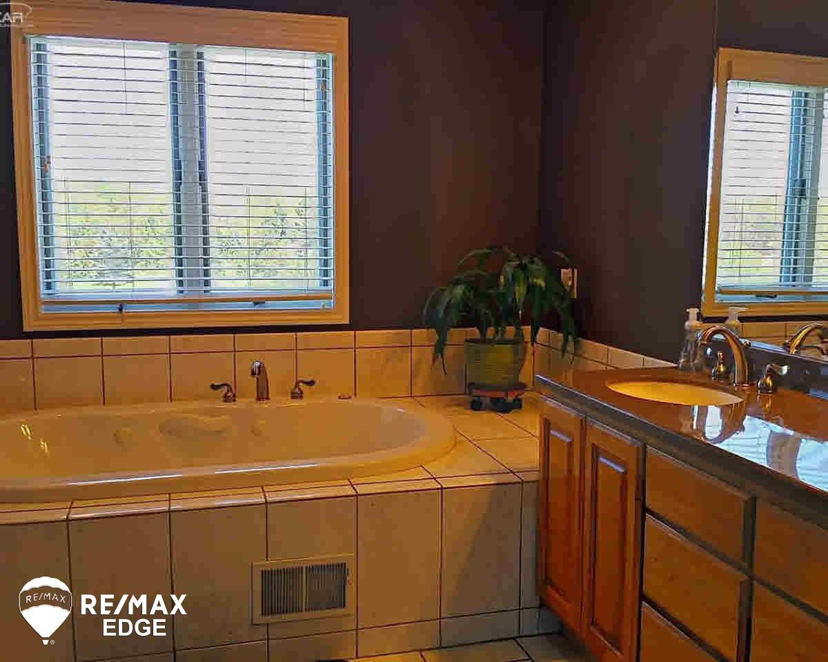 10397 East Bristol Road Davison, MI 48423 - Photo 22 of 43 21293166-21.JPG