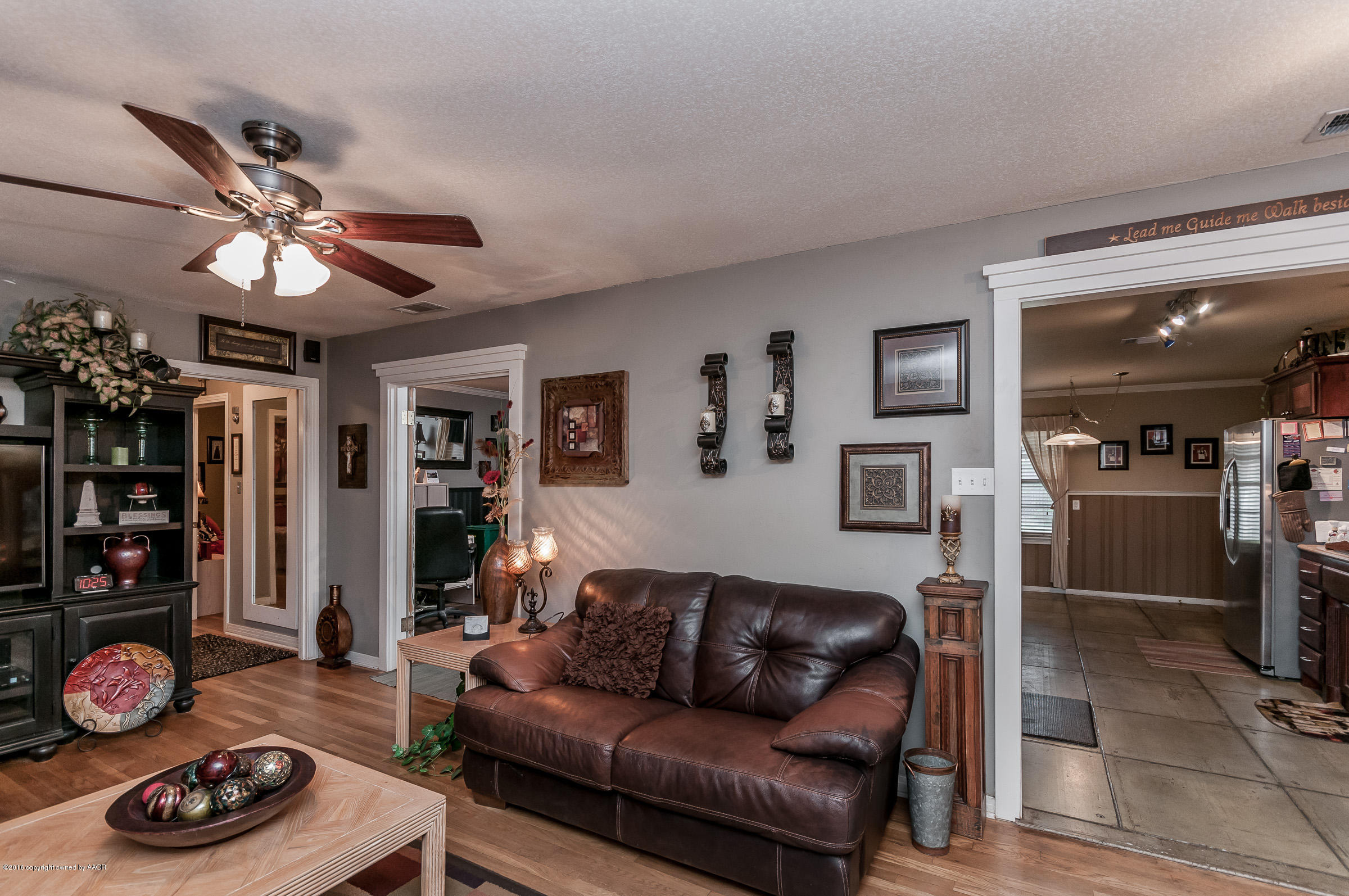 3410 South Rusk Street Amarillo, TX 79109 - Photo 6 of 24 LIving Room (3)