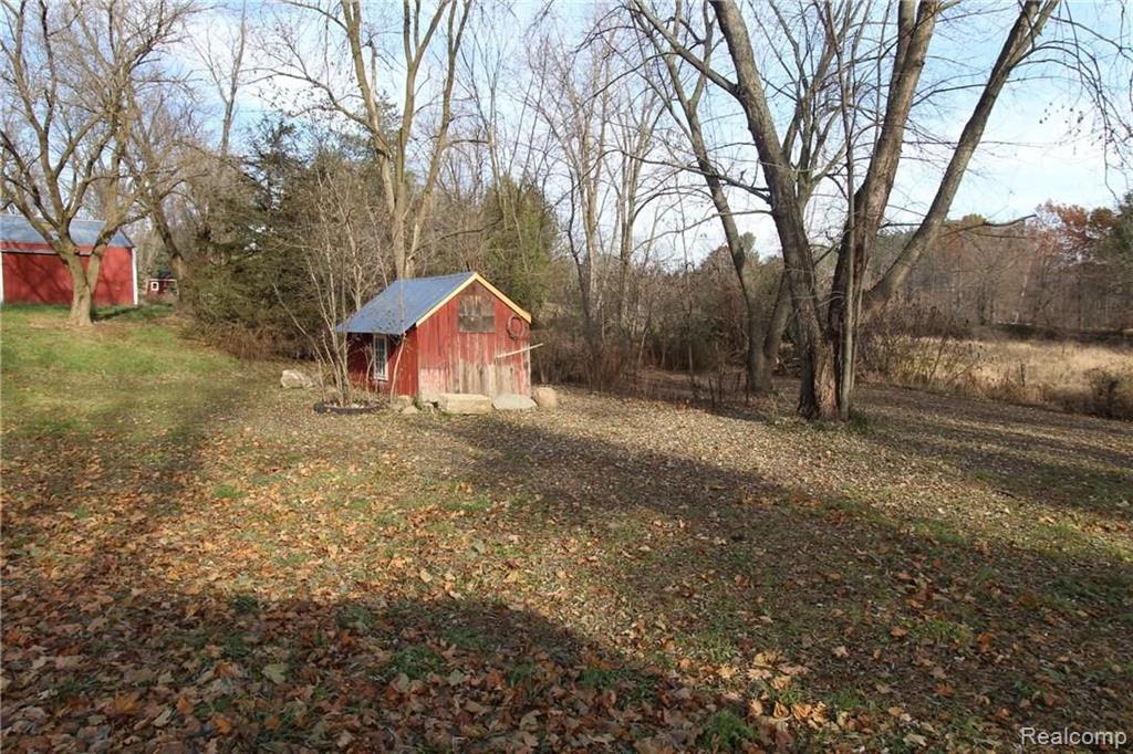 1400 North Maple Leaf Road Lapeer, MI 48446 - Photo 13 of 21