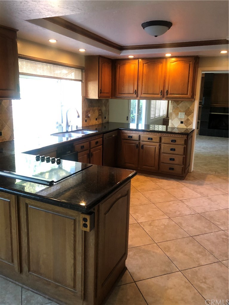 28322 Driza Mission Viejo, CA 92692 - Photo 8 of 12