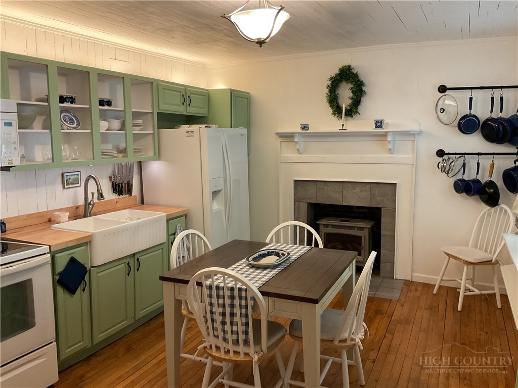 209 Abshers Lane Sparta, NC 28675 - Photo 11 of 46
