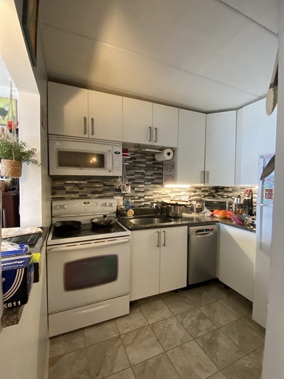 40 High Street, Unit 308 Dedham, MA 02026 - Photo 5 of 16