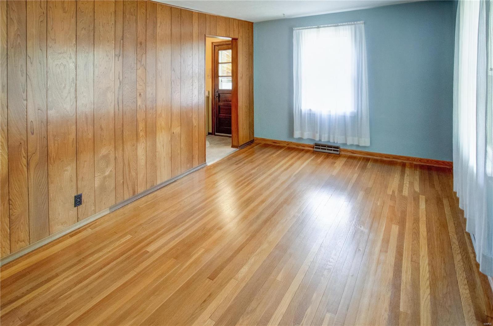 222 Doerr Street Roxana, IL 62084 - Photo 3 of 23