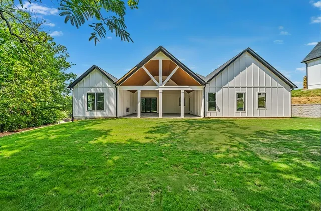 $699,989 | 108 Horseshoe Bend Road, Easley, SC 29642