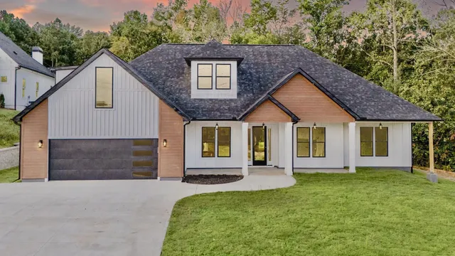 $699,989 | 108 Horseshoe Bend Road, Easley, SC 29642