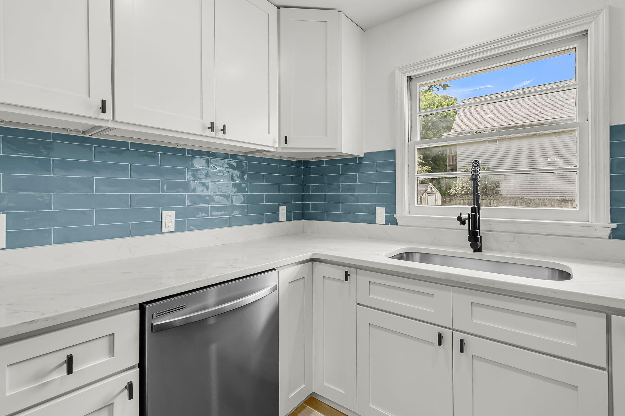 1602 Rifle Range Road Mount Pleasant, SC 29464 - Photo 29 of 47