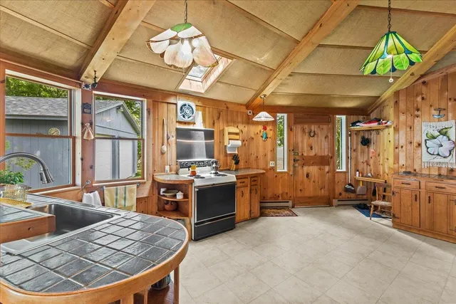 $699,900 | 144 Lakewood Drive, Swanton, VT 05488