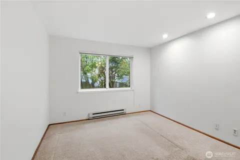 $439,000 | 4811 Phinney Avenue North, Unit 101, Seattle, WA 98103