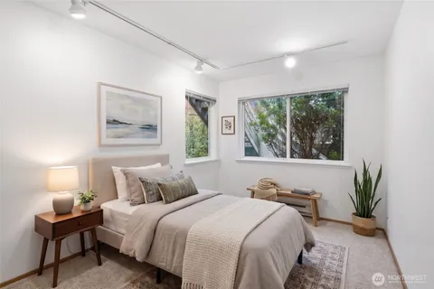 $439,000 | 4811 Phinney Avenue North, Unit 101, Seattle, WA 98103