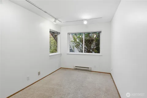 $439,000 | 4811 Phinney Avenue North, Unit 101, Seattle, WA 98103