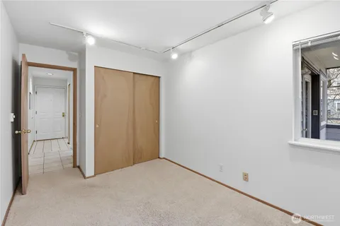 $439,000 | 4811 Phinney Avenue North, Unit 101, Seattle, WA 98103
