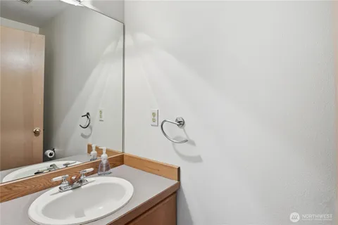 $439,000 | 4811 Phinney Avenue North, Unit 101, Seattle, WA 98103