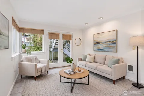 $439,000 | 4811 Phinney Avenue North, Unit 101, Seattle, WA 98103