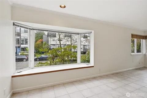 $439,000 | 4811 Phinney Avenue North, Unit 101, Seattle, WA 98103