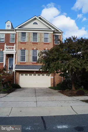 $3,800 | 25575 America Square, Chantilly, VA 20152