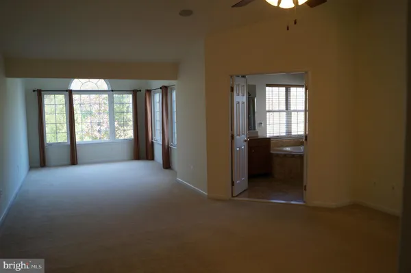 $3,600 | 25575 America Square, Chantilly, VA 20152