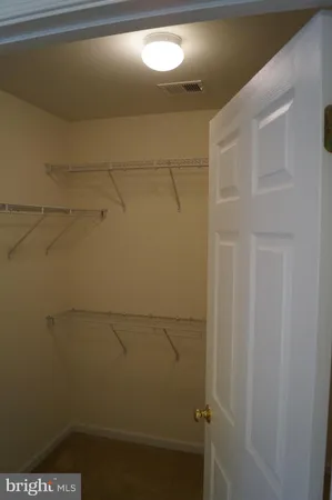 $3,600 | 25575 America Square, Chantilly, VA 20152