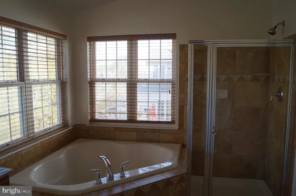 $3,600 | 25575 America Square, Chantilly, VA 20152
