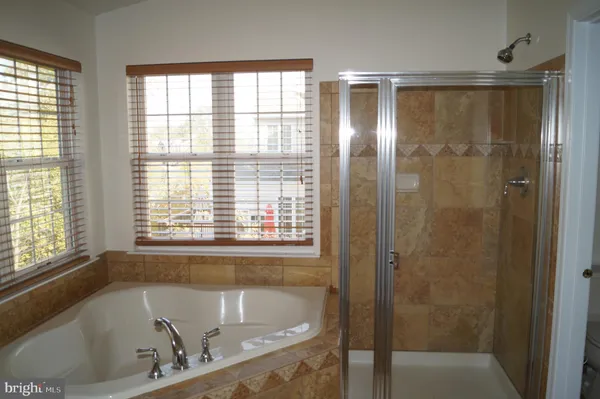 $3,600 | 25575 America Square, Chantilly, VA 20152