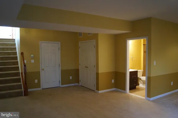 $3,600 | 25575 America Square, Chantilly, VA 20152