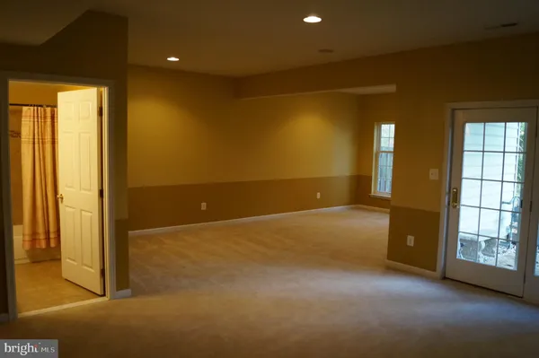 $3,600 | 25575 America Square, Chantilly, VA 20152