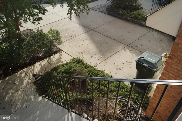 $3,800 | 25575 America Square, Chantilly, VA 20152