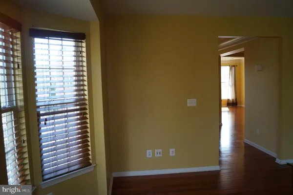 $3,800 | 25575 America Square, Chantilly, VA 20152