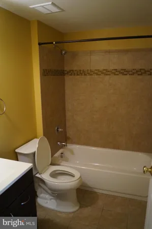 $3,800 | 25575 America Square, Chantilly, VA 20152